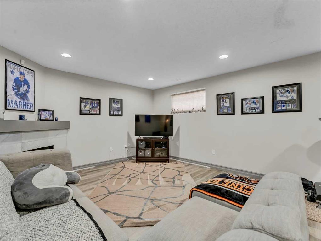 84 Somerside Way SE