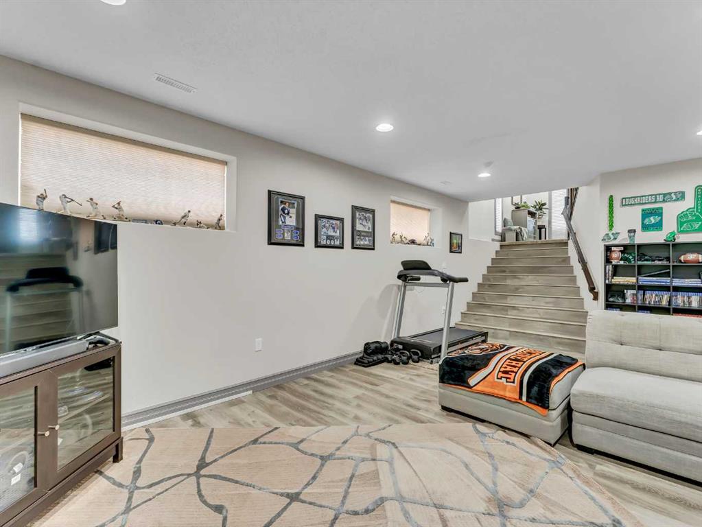 84 Somerside Way SE