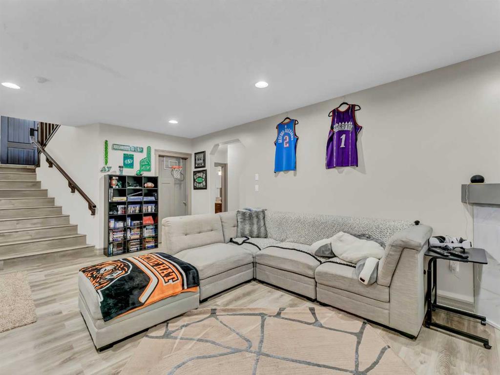 84 Somerside Way SE