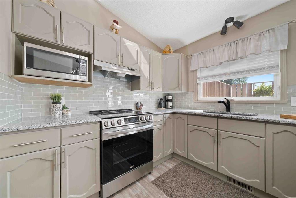 40 Storrs Crescent SE