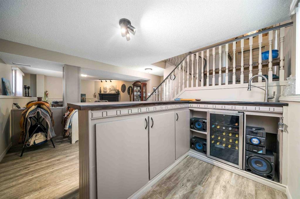 40 Storrs Crescent SE