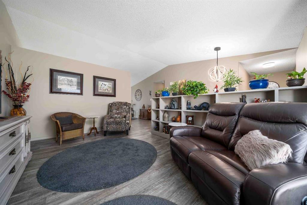 40 Storrs Crescent SE