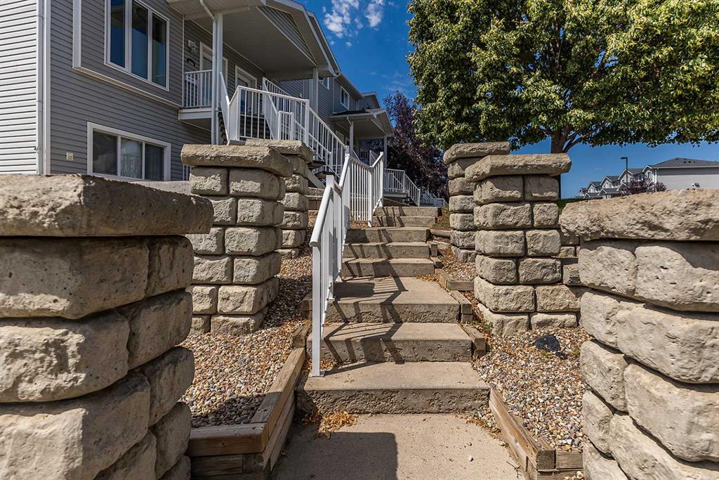 336 Northlands Pointe NE