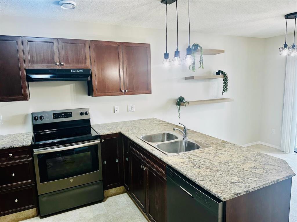 12 Northlands Pointe  
