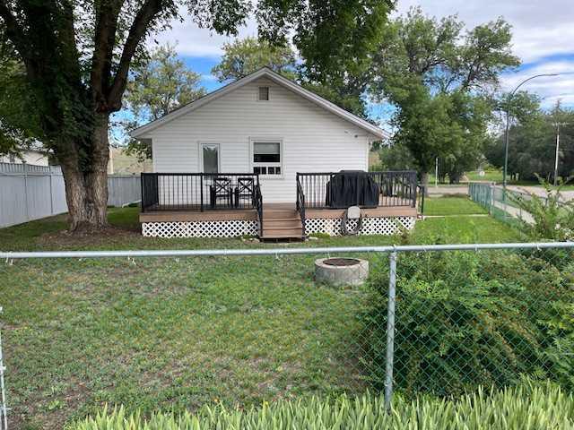 885B 2 Street SE