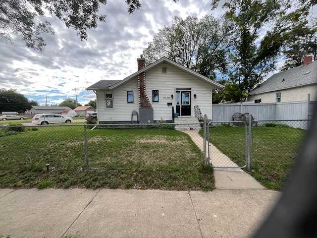 885B 2 Street SE