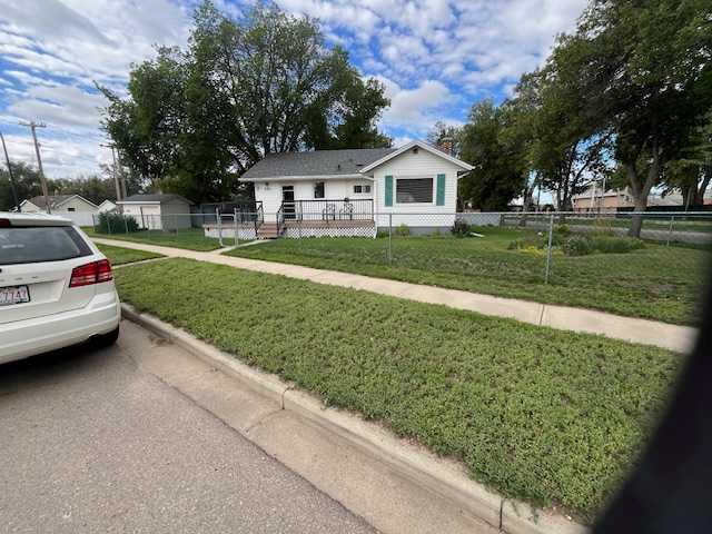885B 2 Street SE