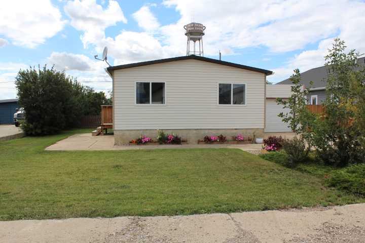 605 2 Street W