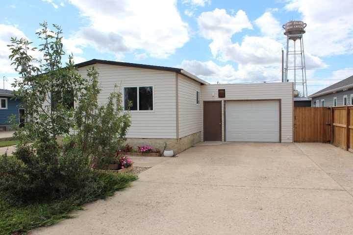 605 2 Street W