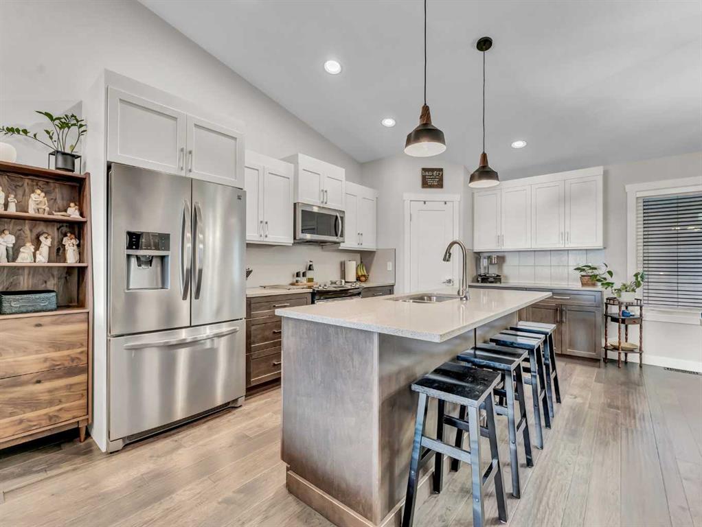 284 Sterling Crescent SE
