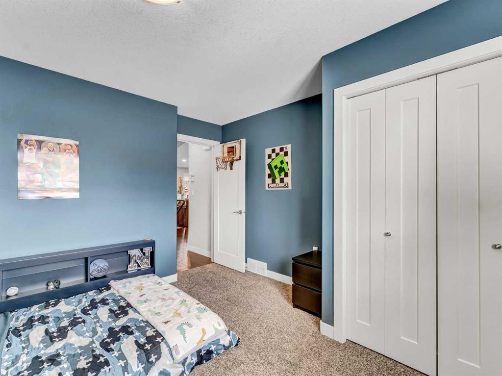 284 Sterling Crescent SE