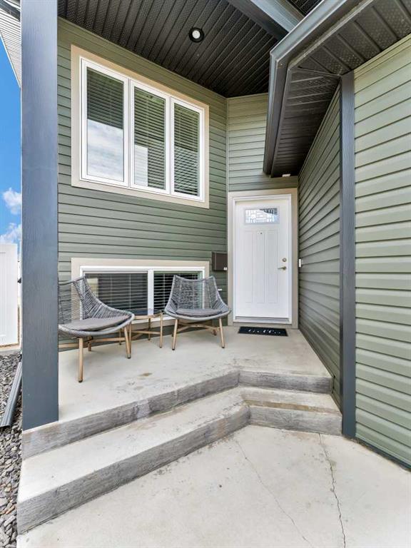 284 Sterling Crescent SE