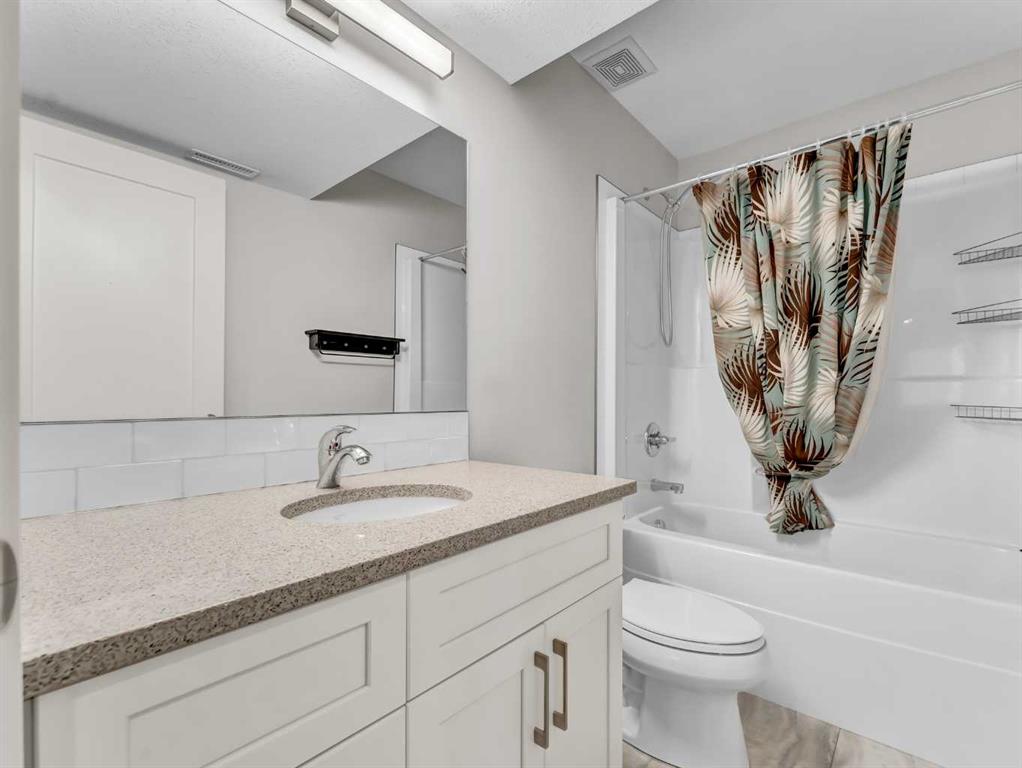 284 Sterling Crescent SE