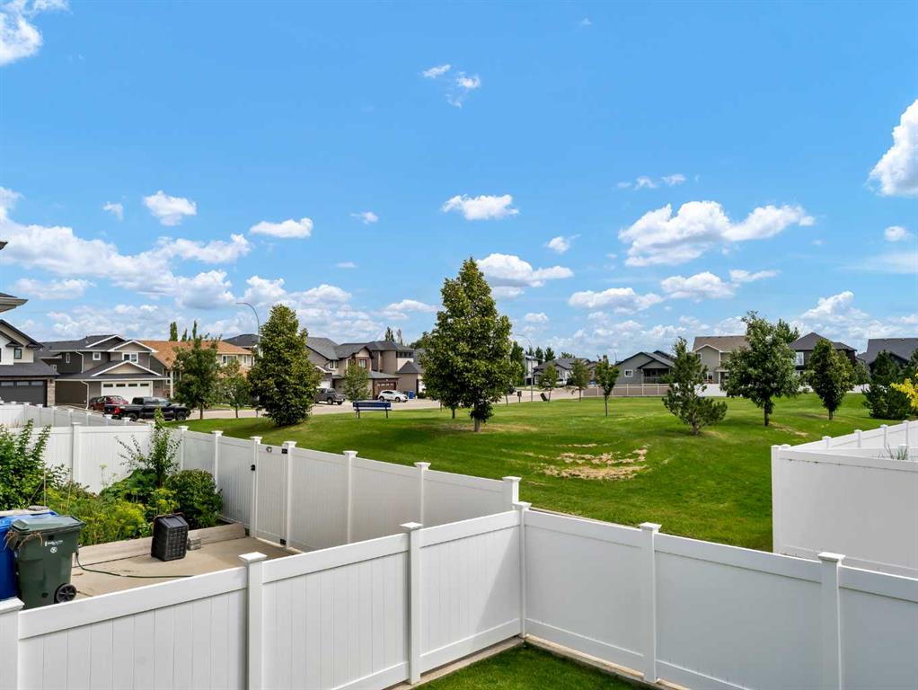 284 Sterling Crescent SE