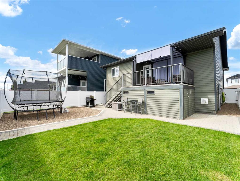 284 Sterling Crescent SE