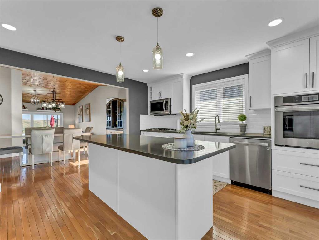 42 Cook Court SE