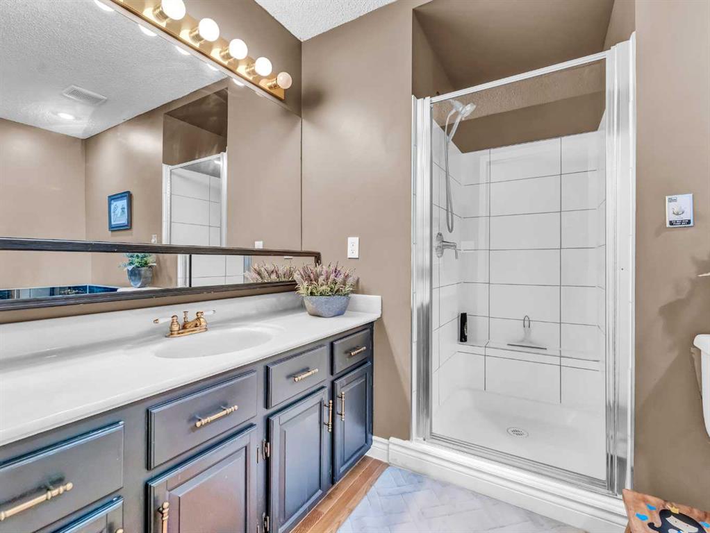42 Cook Court SE