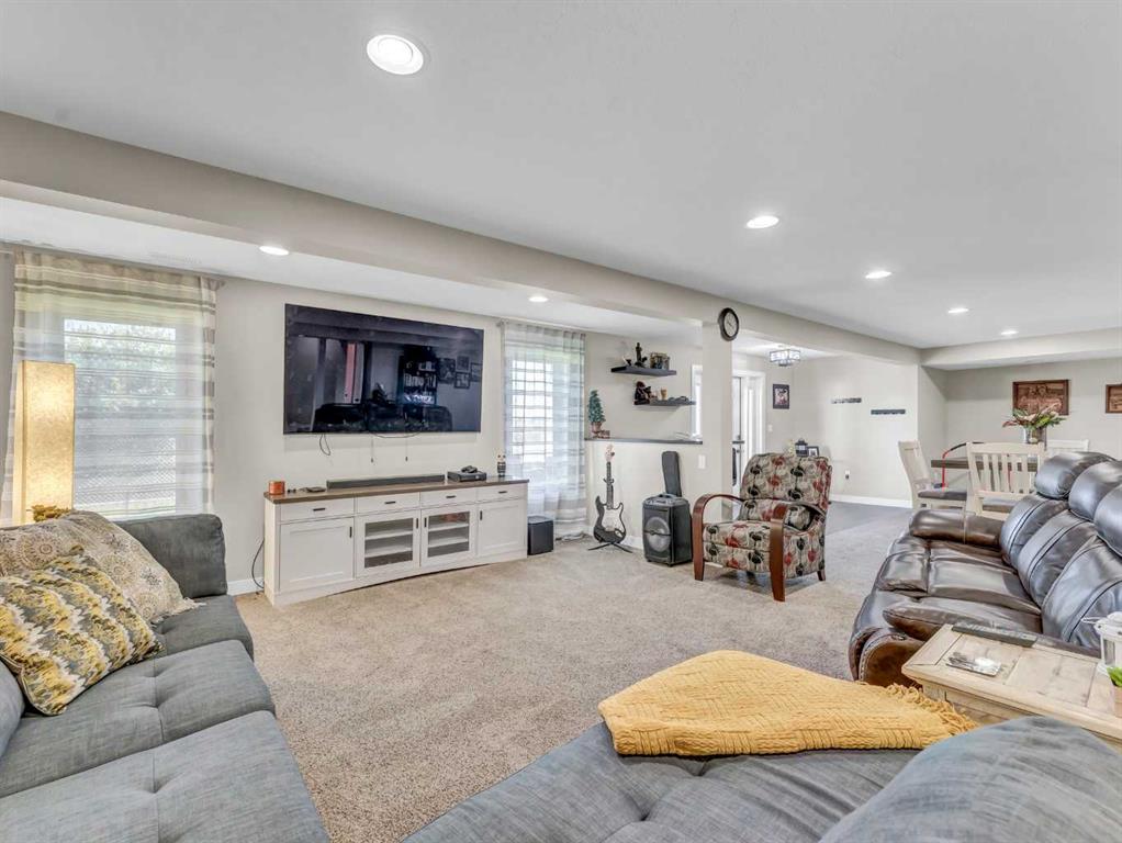 42 Cook Court SE