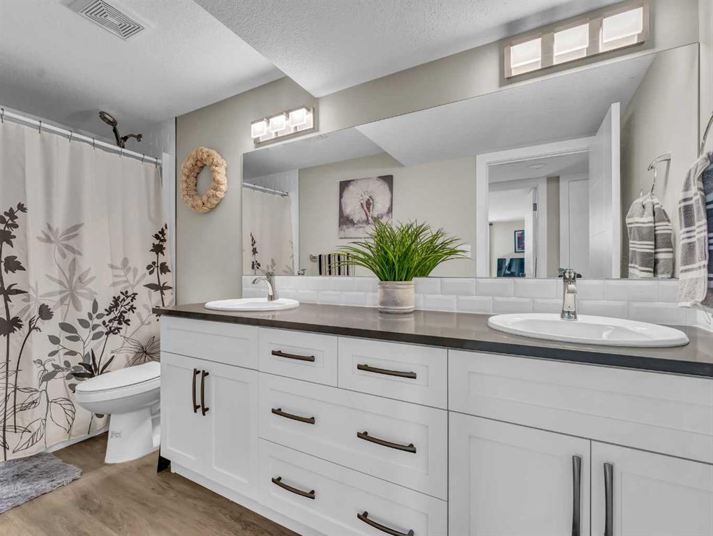 42 Cook Court SE