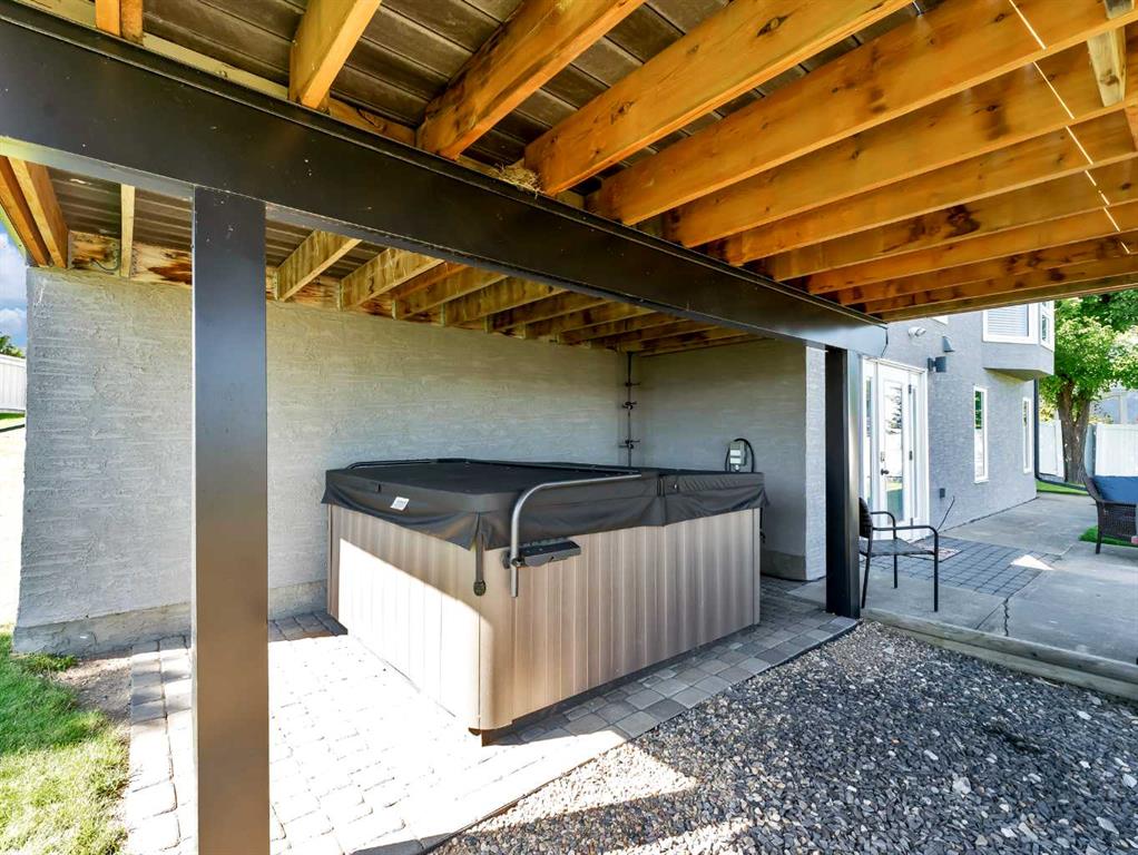 42 Cook Court SE