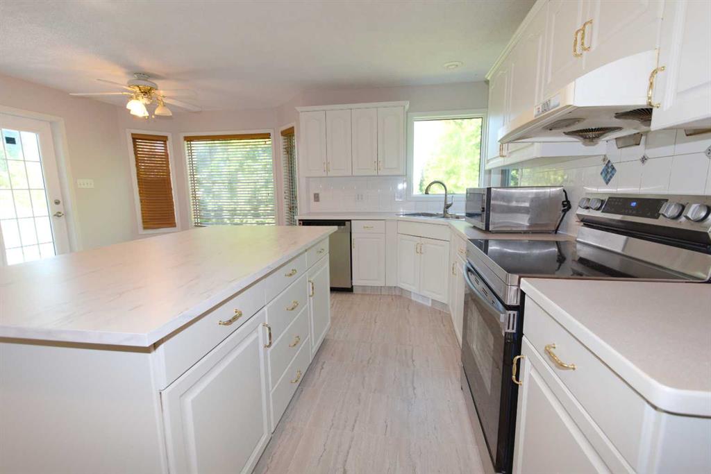 35 Park Meadows Place SE