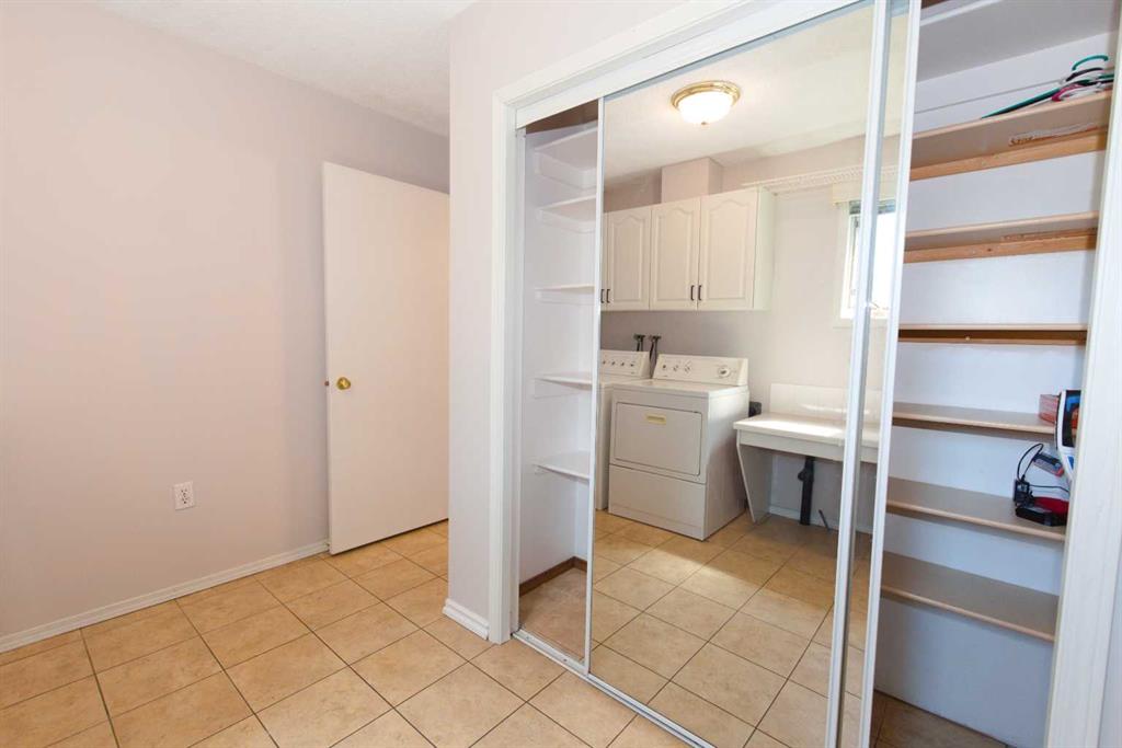 35 Park Meadows Place SE