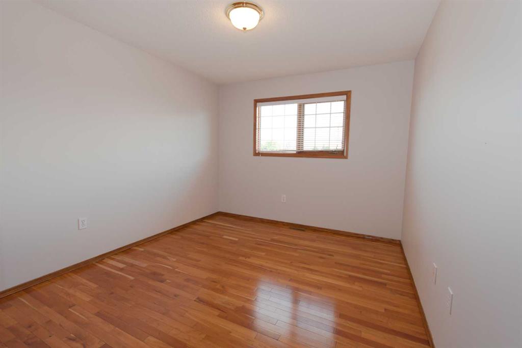 35 Park Meadows Place SE