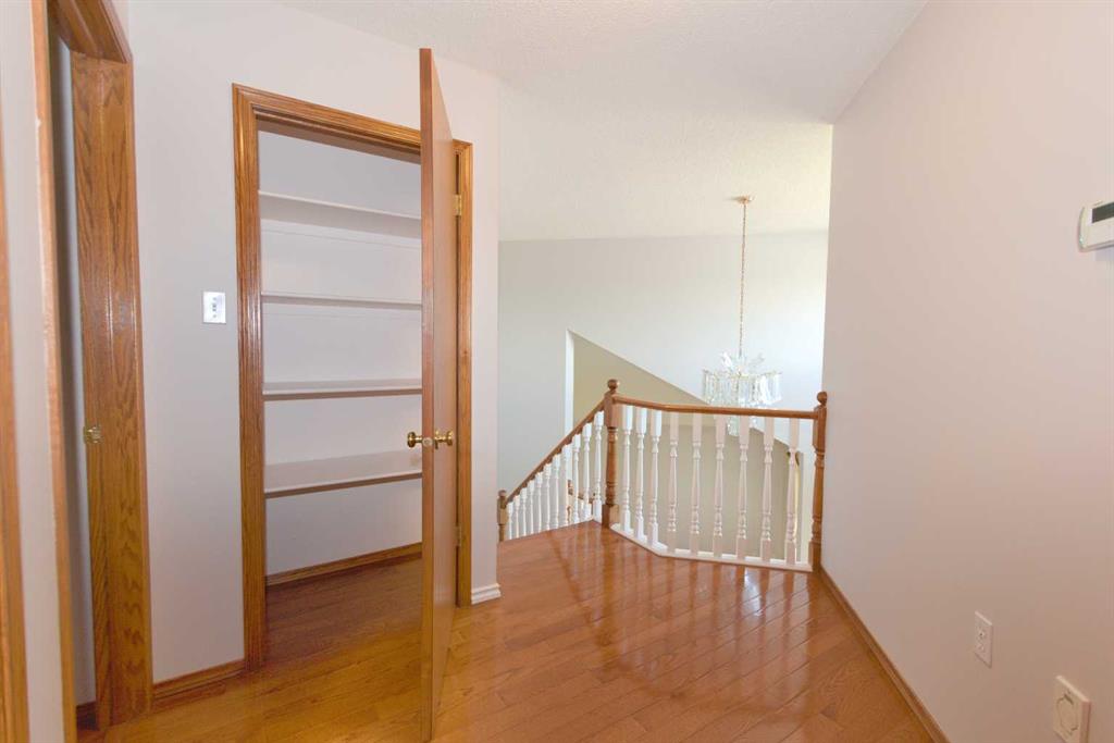 35 Park Meadows Place SE
