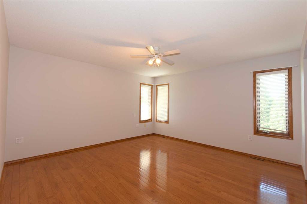 35 Park Meadows Place SE