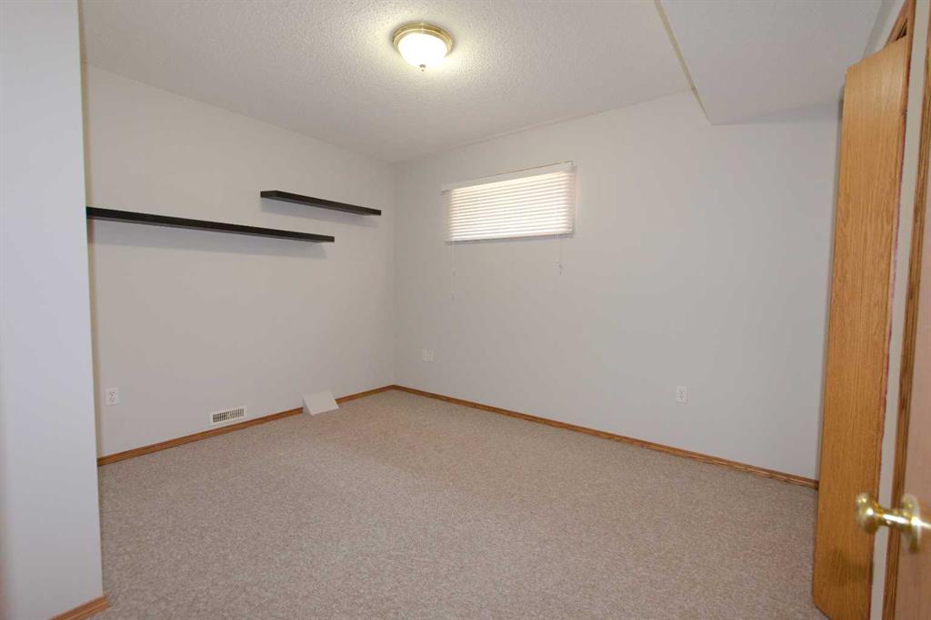 35 Park Meadows Place SE