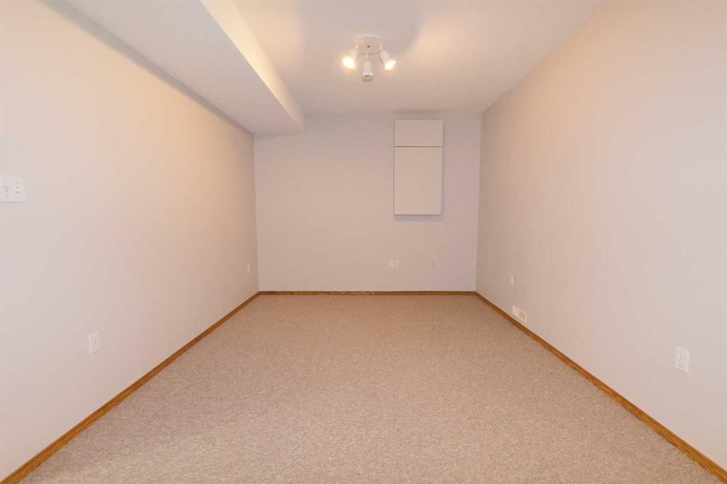 35 Park Meadows Place SE