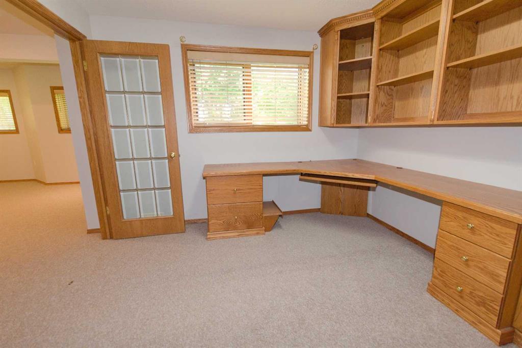 35 Park Meadows Place SE