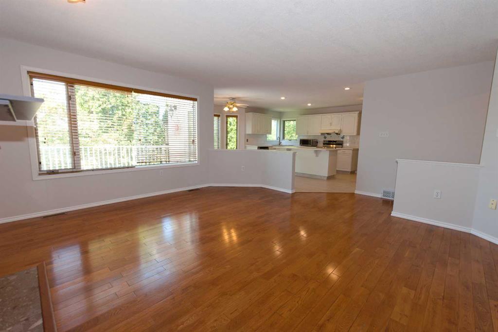 35 Park Meadows Place SE