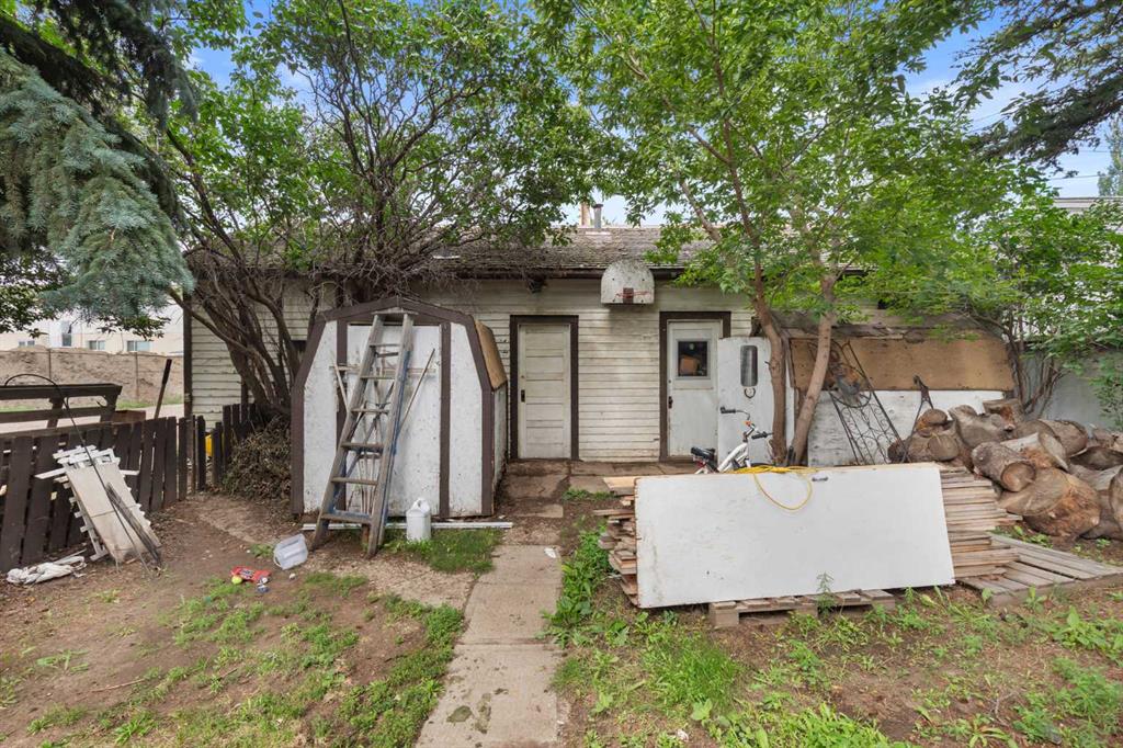 111 2 Street 