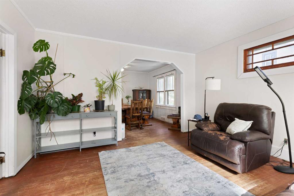 111 2 Street 