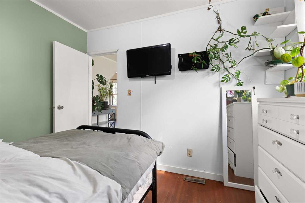 111 2 Street 