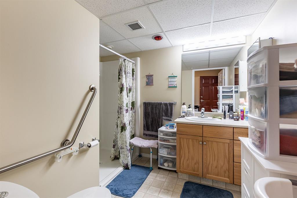 #215 1595 Southview Drive SE
