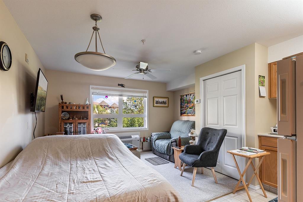 #215 1595 Southview Drive SE