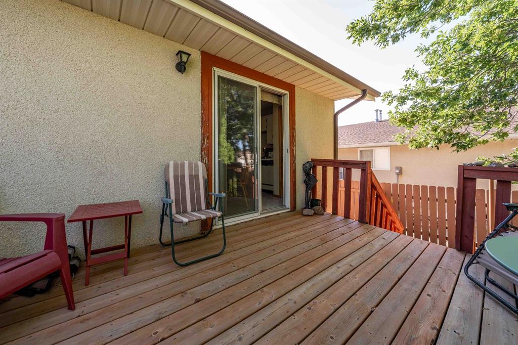439 Ross Glen Drive SE