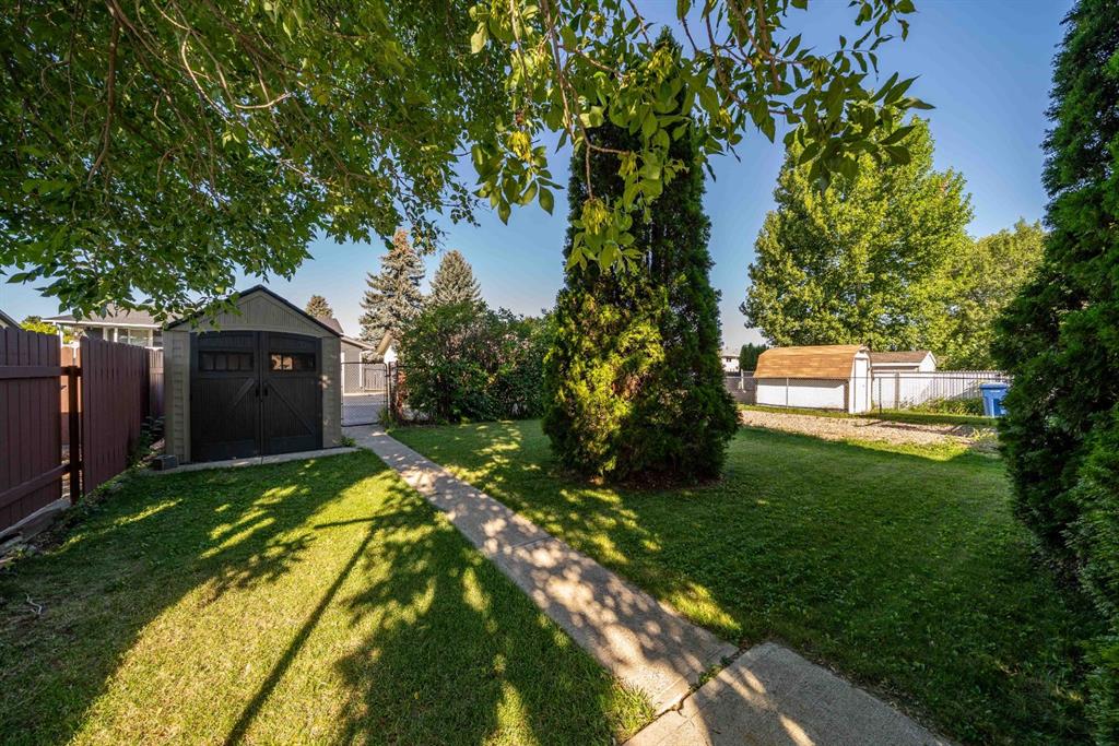 439 Ross Glen Drive SE