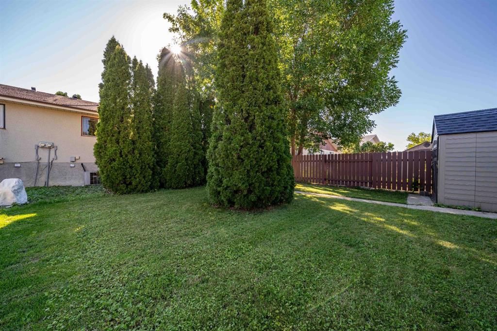 439 Ross Glen Drive SE