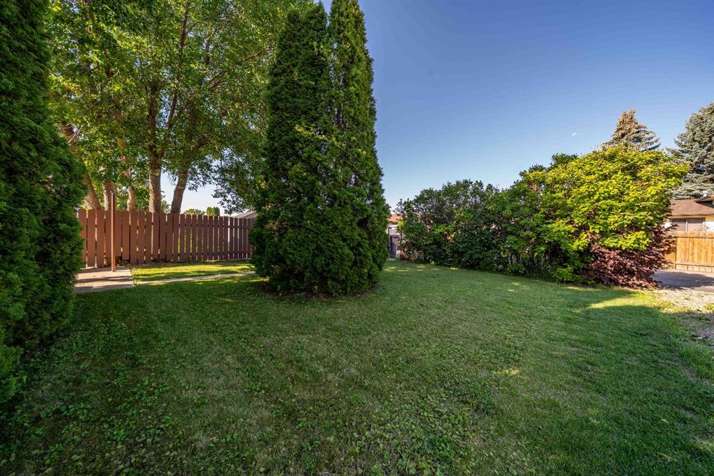 439 Ross Glen Drive SE