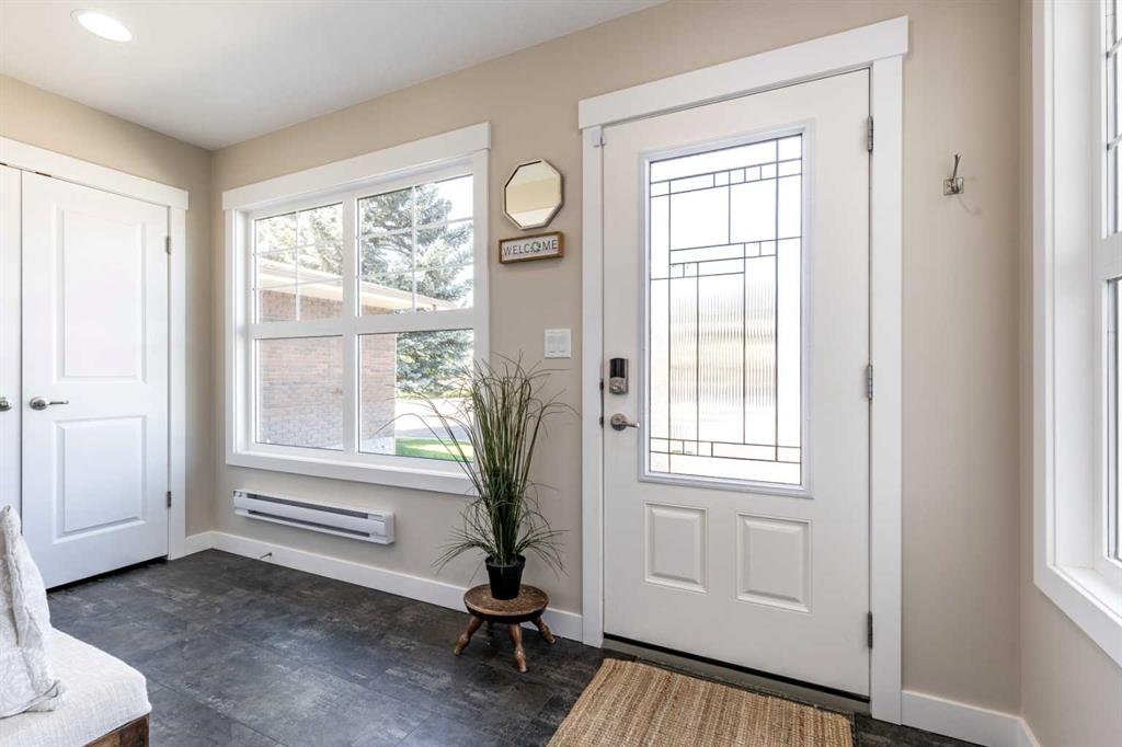 13 Violet Court SE