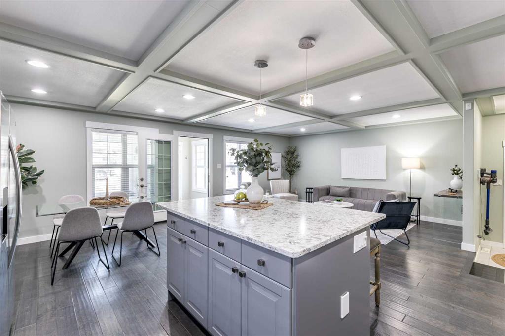 13 Violet Court SE