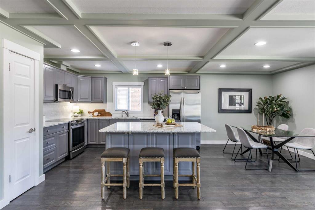 13 Violet Court SE