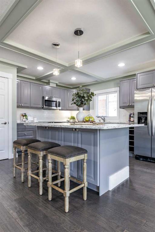 13 Violet Court SE