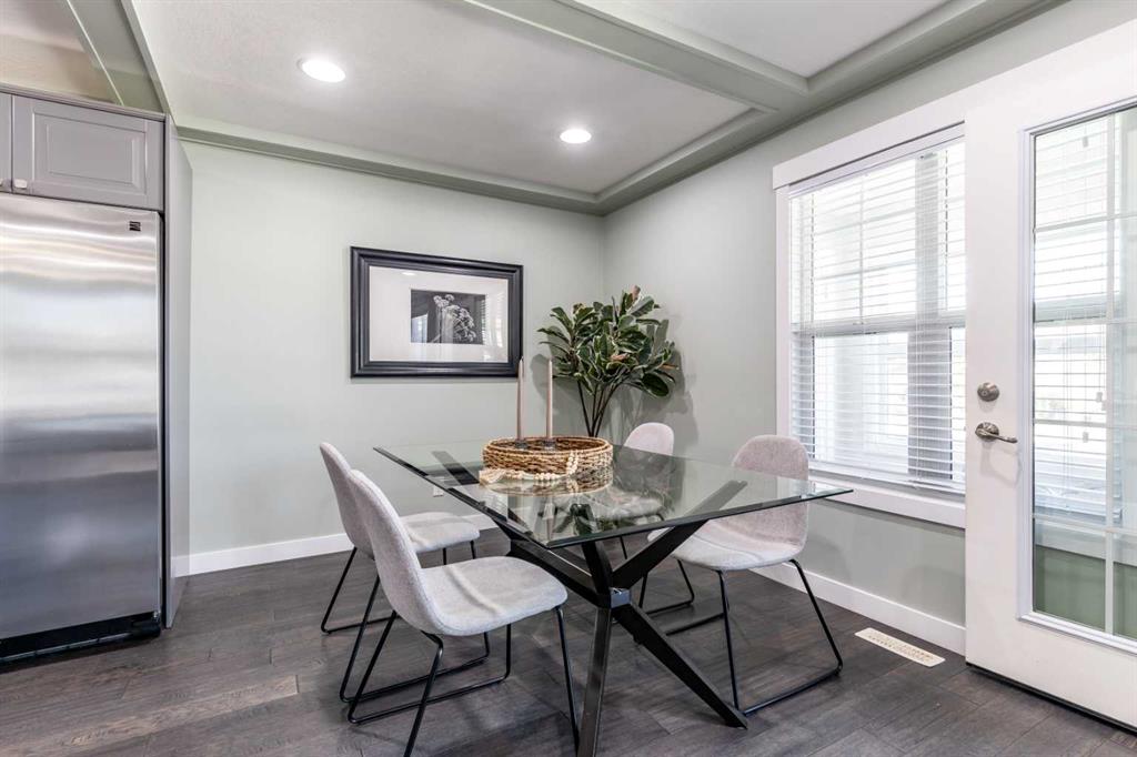 13 Violet Court SE