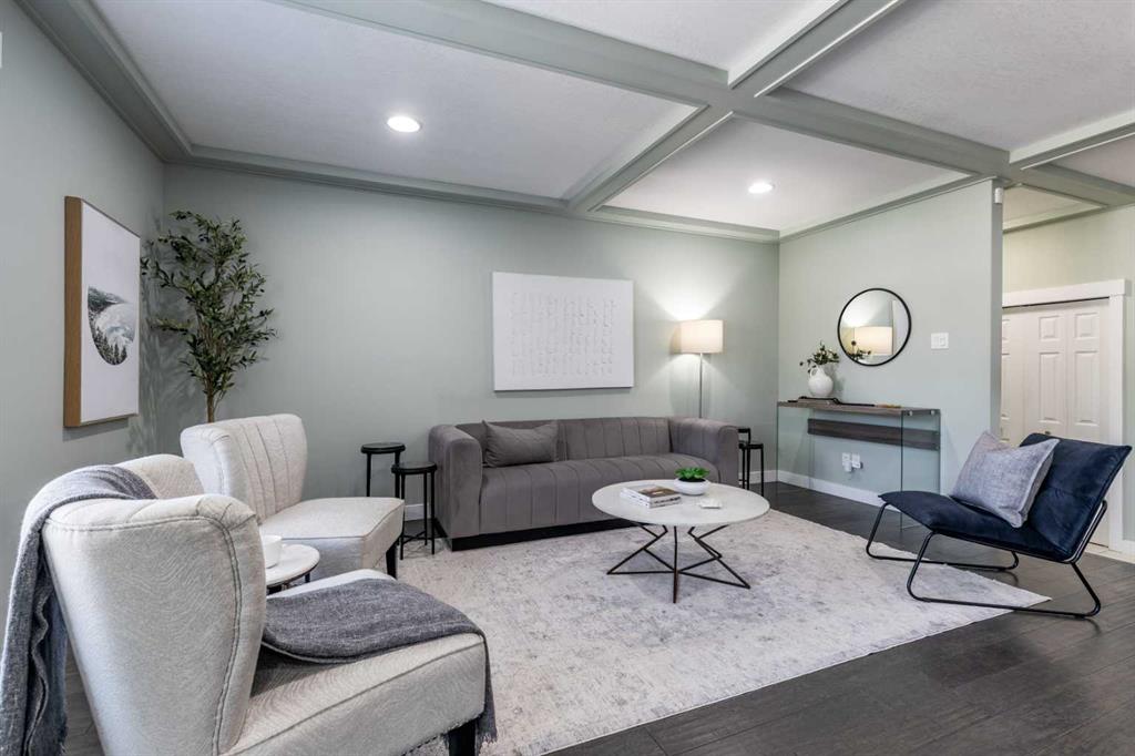 13 Violet Court SE