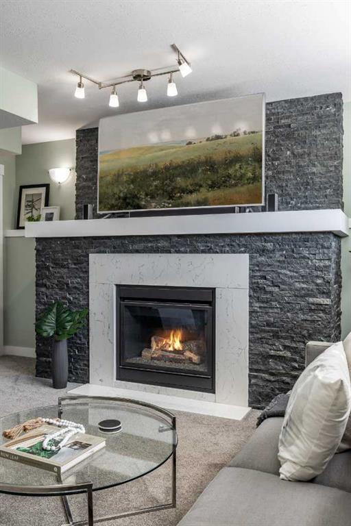 13 Violet Court SE