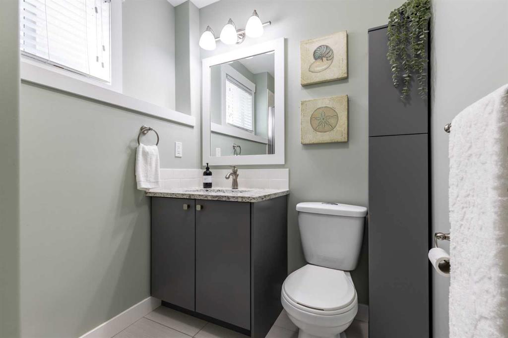 13 Violet Court SE